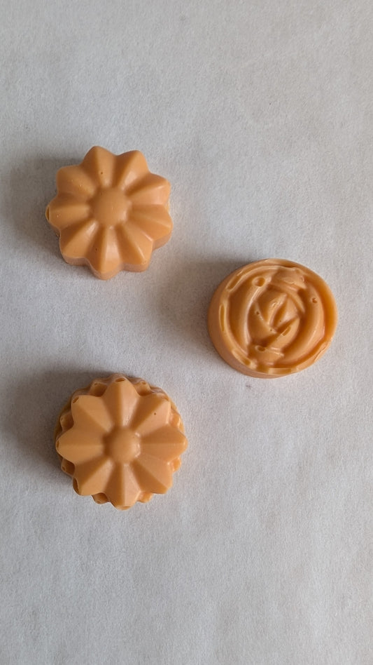 Saffron White Chocolate Flowers